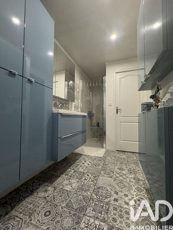 Maison - 468 m² - 14 pièces