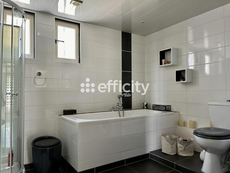 Maison - 135 m² - 7 pièces