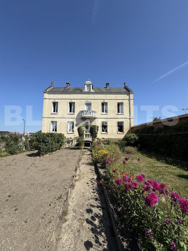 Maison - 95 m² - 5 pièces