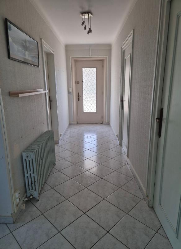 Maison - 240 m² - 9 pièces