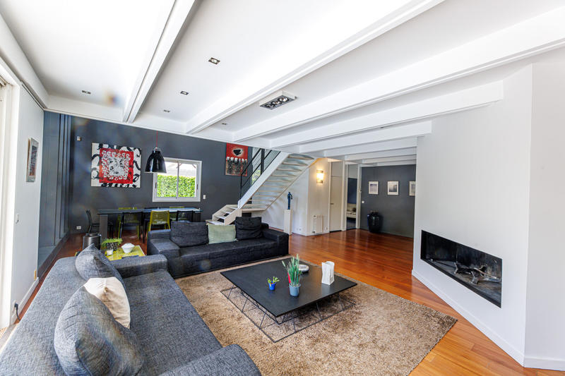 Maison - 219 m² - 7 pièces