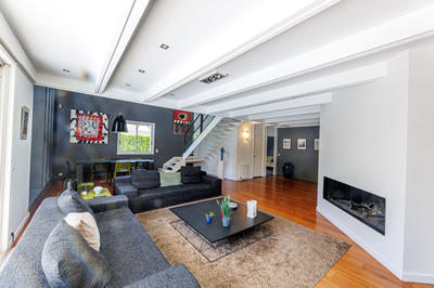 Maison - 219 m² - 7 pièces