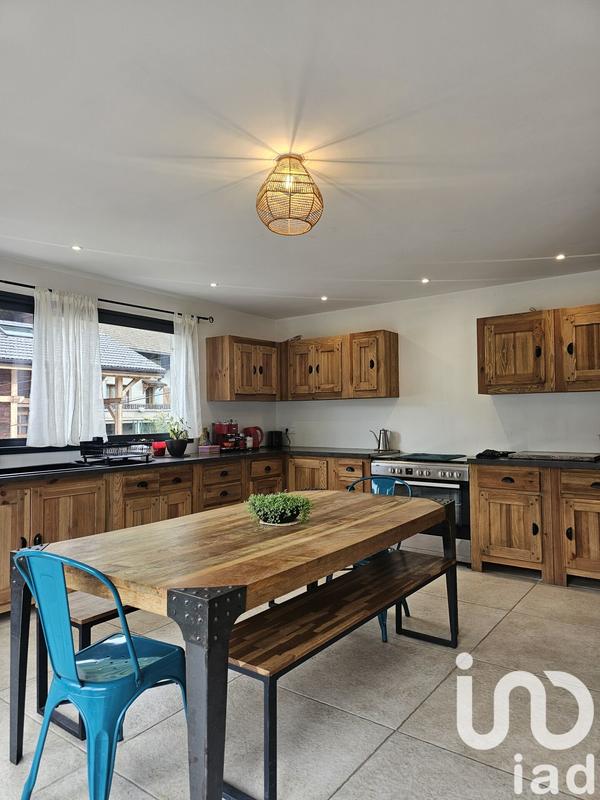 Maison - 198 m² - 7 pièces