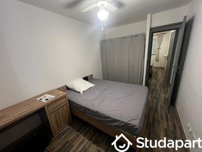 Chambre - 60 m² - 1 pièce