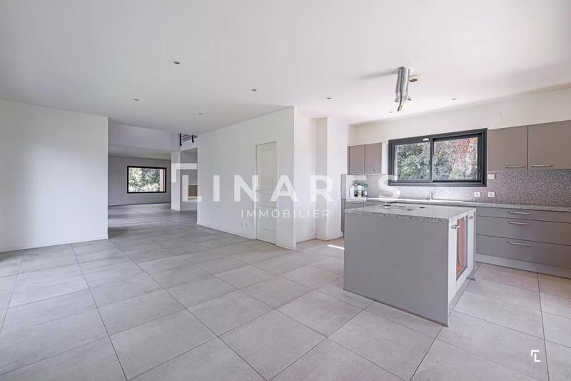 Maison - 185 m² - 5 pièces