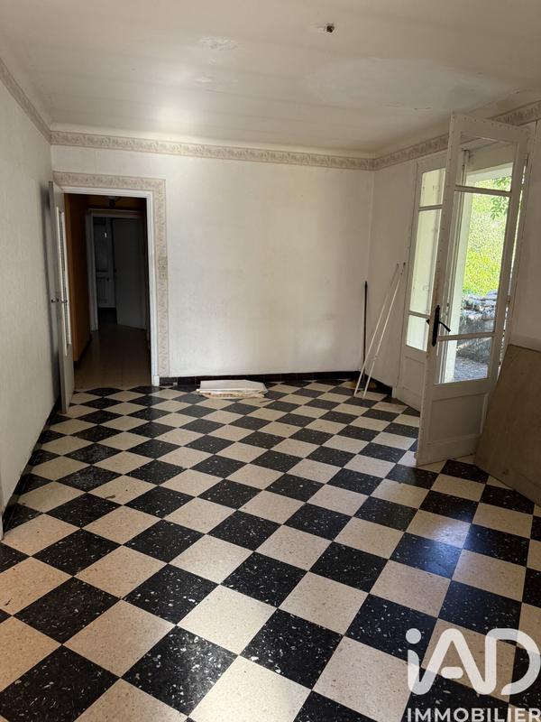 Maison - 93 m² - 5 pièces