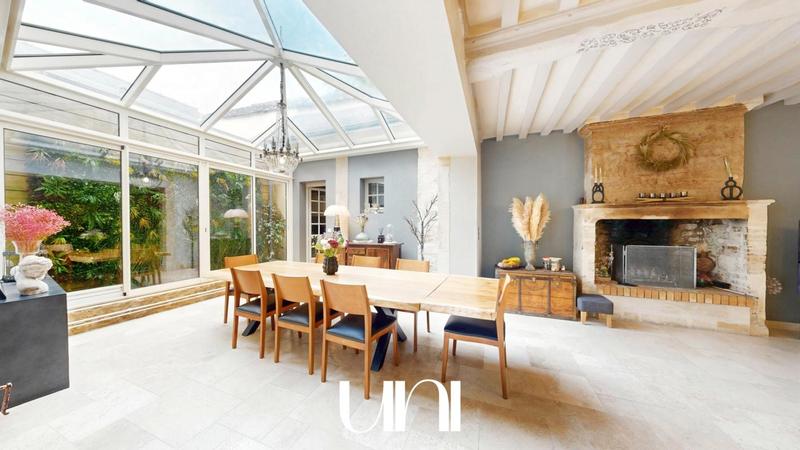 Maison - 300 m² - 9 pièces