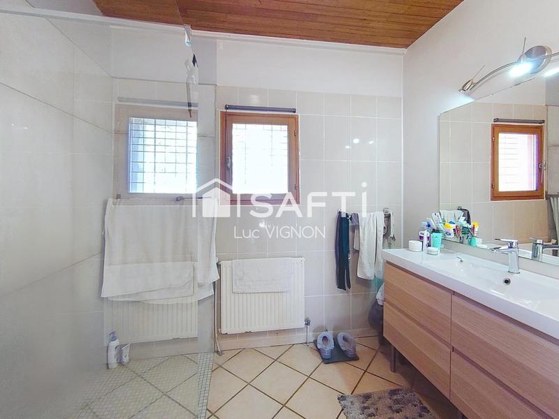 Maison - 267 m² - 11 pièces