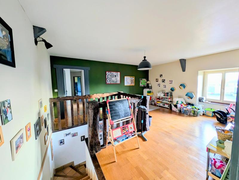 Maison - 213 m² - 7 pièces