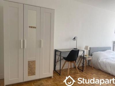 Chambre - 11 m² - 1 pièce