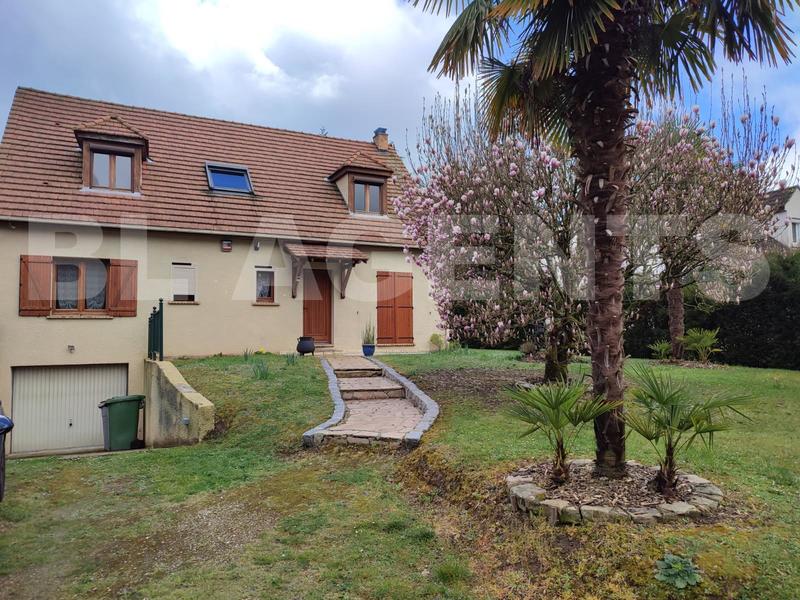 Maison traditionnelle - 160 m² - 7 pièces