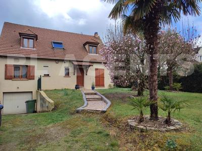 Maison traditionnelle - 160 m² - 7 pièces