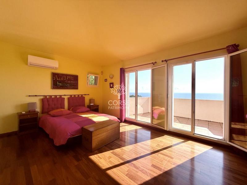 Villa - 185 m² - 5 pièces