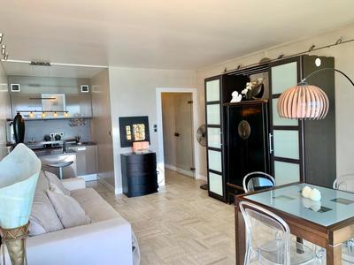 Studio - 30 m² - 1 pièce