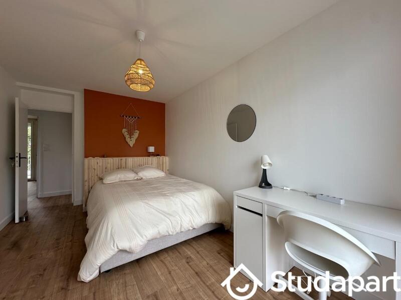Chambre - 11 m² - 1 pièce