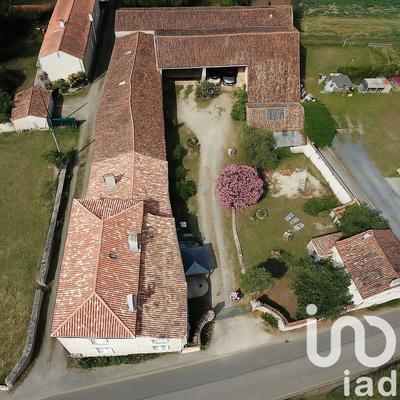 Maison - 245 m² - 7 pièces