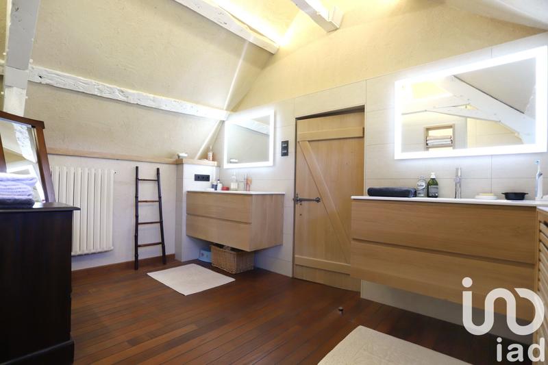 Maison - 218 m² - 8 pièces