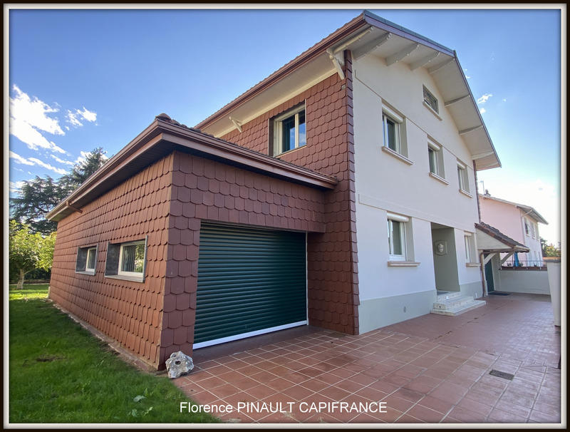 Maison - 158 m² - 8 pièces