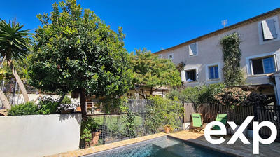 Maison traditionnelle - 260 m² - 10 pièces