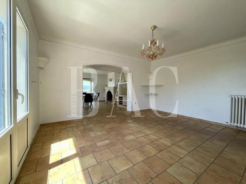 Villa - 350 m² - 7 pièces