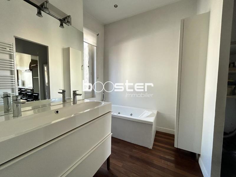 Appartement ancien - 81 m² - 3 pièces