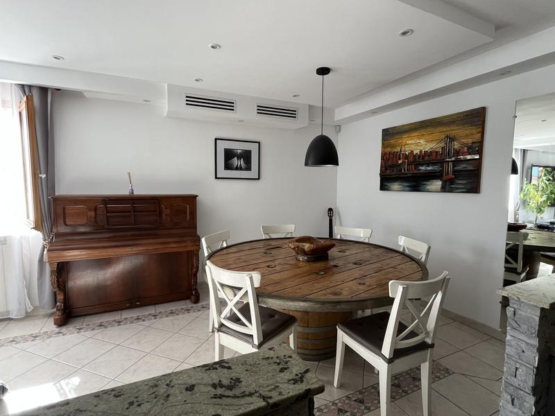 Villa - 165 m² - 6 pièces