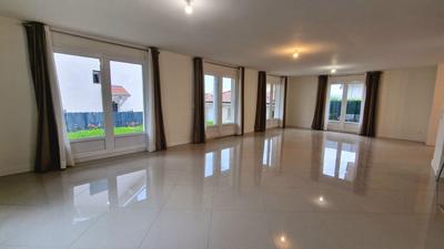 Maison - 331 m² - 7 pièces