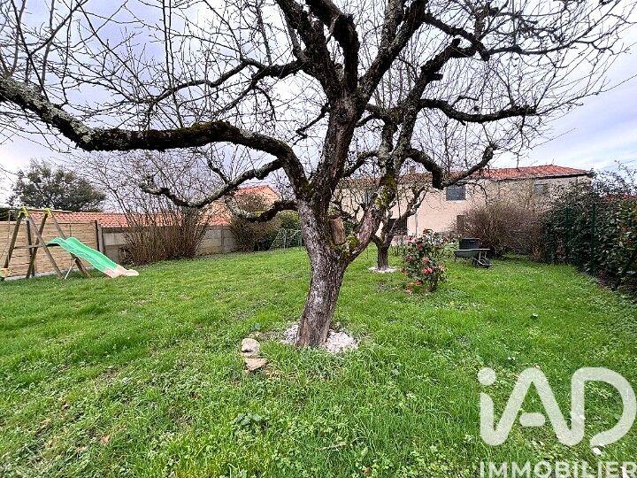 Maison - 243 m² - 8 pièces