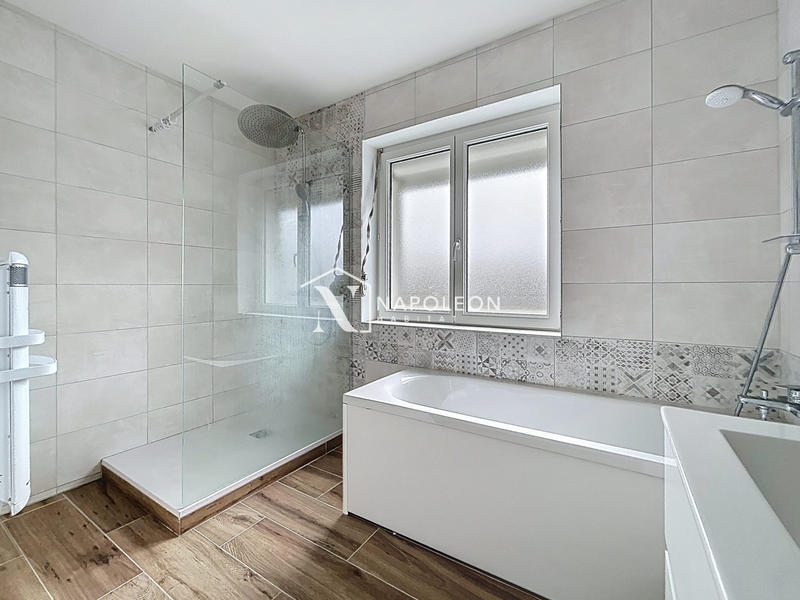 Maison - 93 m² - 4 pièces