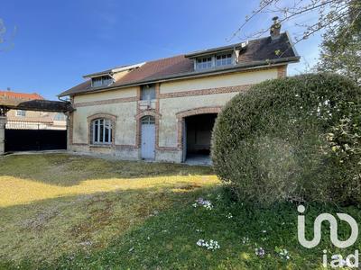 Maison - 276 m² - 10 pièces