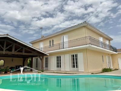 Propriété - 220 m² - 6 pièces