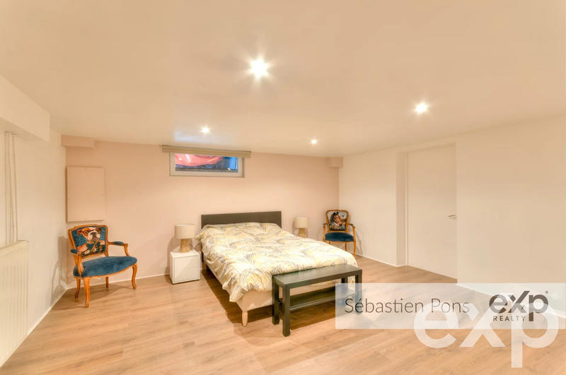 Maison - 177 m² - 7 pièces