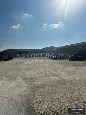 Entrepôt - 1 200 m²