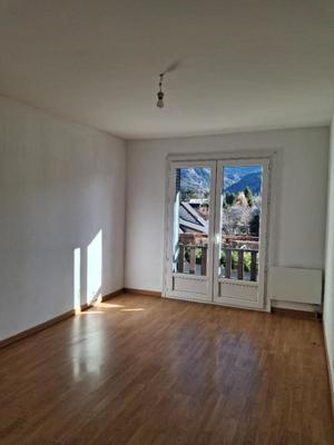 Appartement - 84 m² - 3 pièces