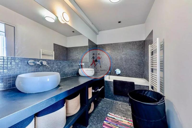 Appartement - 159 m² - 6 pièces