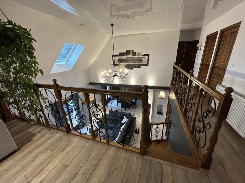 Maison - 180 m² - 7 pièces