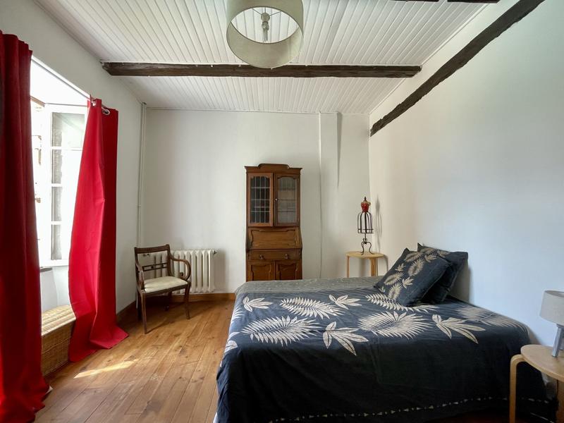 Maison - 285 m² - 9 pièces