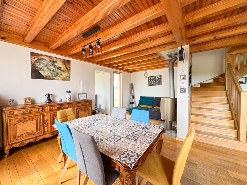 Maison - 177 m² - 6 pièces