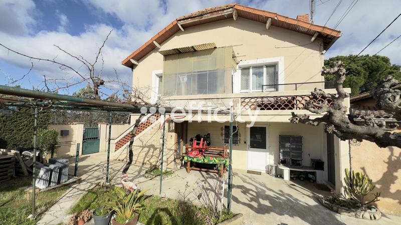 Maison - 205 m² - 8 pièces