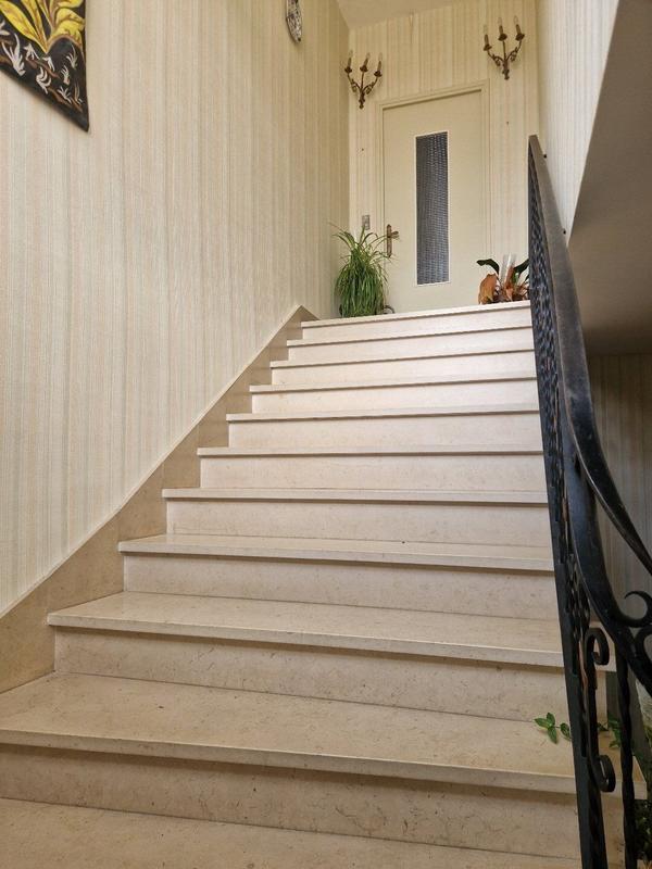 Maison - 285 m² - 10 pièces