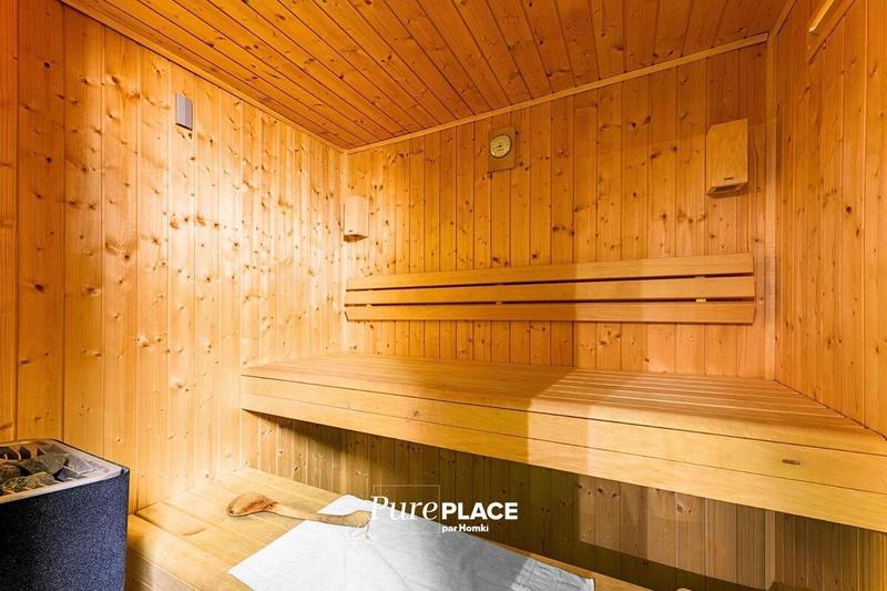 Maison - 350 m² - 10 pièces