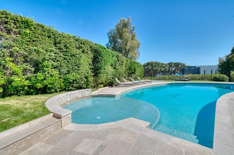 Propriété - 433 m² - 8 pièces