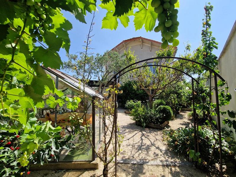 Maison - 202 m² - 10 pièces