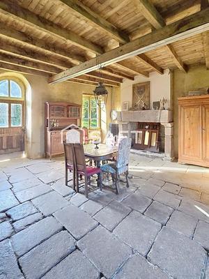 Propriété - 180 m² - 7 pièces