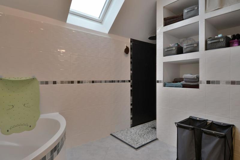 Maison - 96 m² - 4 pièces