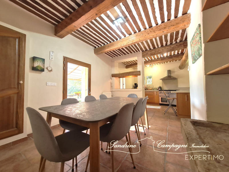 Maison - 381 m² - 16 pièces