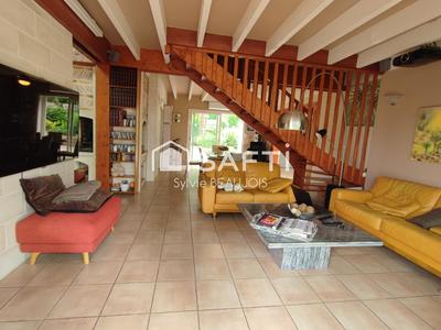 Maison - 258 m² - 7 pièces