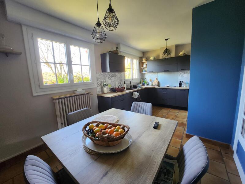 Maison - 211 m² - 10 pièces