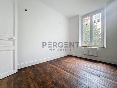 Appartement - 80 m² - 5 pièces