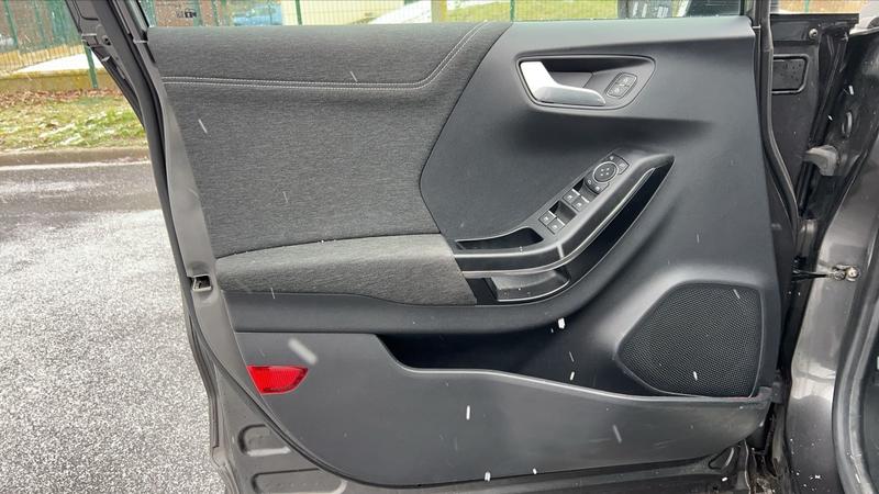 Ford Puma 1.0 EcoBoost 125 mHEV Titanium Business